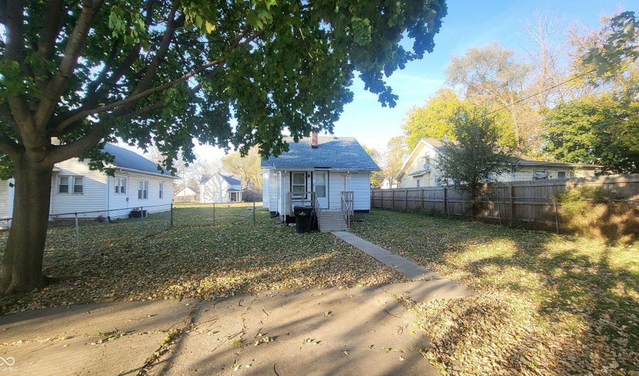 1631 W 14th St, Anderson, IN 46016 - 3 Beds, 2 Bath