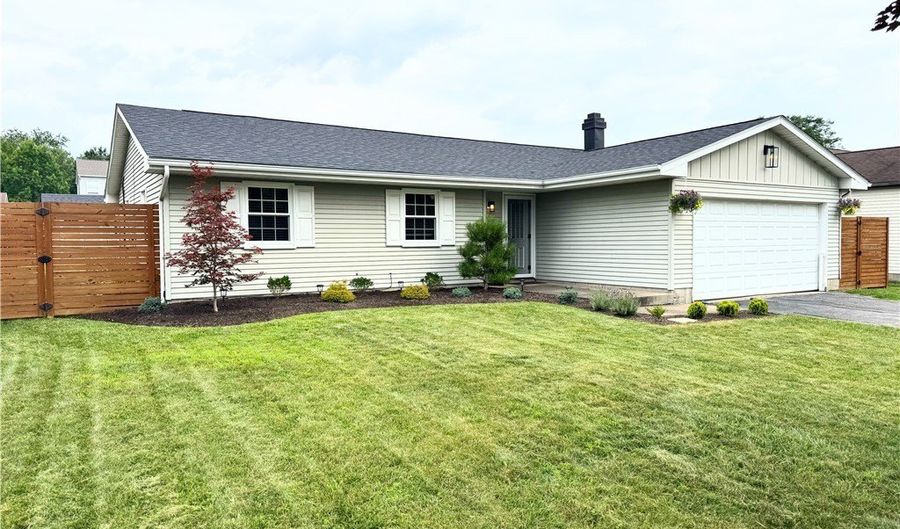 1899 Woodgate St, Austintown, OH 44515 - 3 Beds, 2 Bath