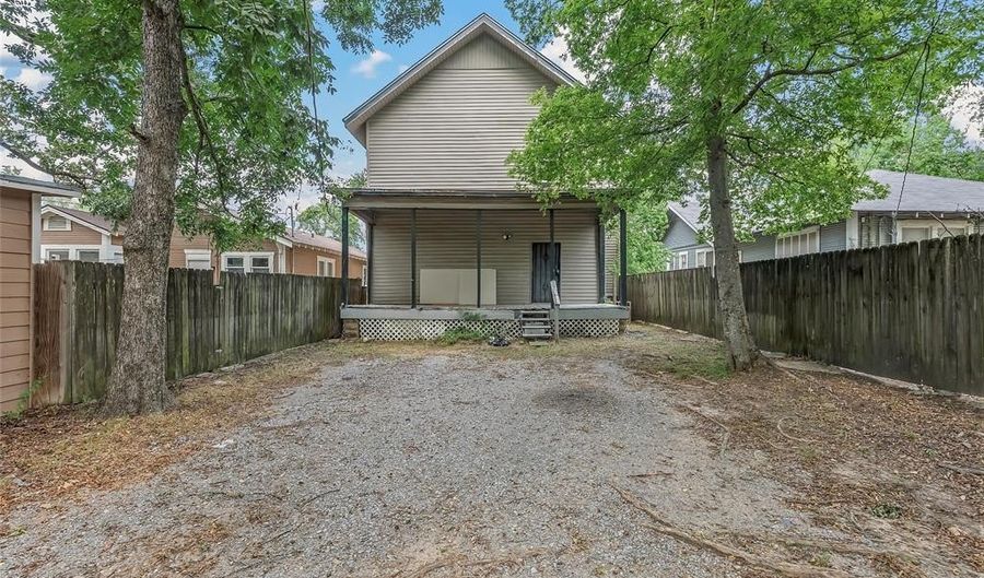 323 Wilkinson St, Shreveport, LA 71104 - 4 Beds, 2 Bath