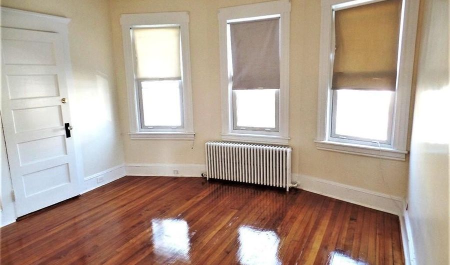 131 Kent Ave, Bridgeport, CT 06610 - 2 Beds, 1 Bath