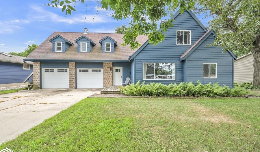 497 Rohr St, Arnolds Park, IA 51331 - 4 Beds, 3 Bath