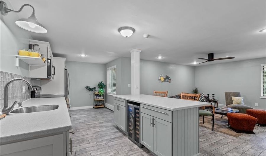 66 Girard Ave 114, Newport, RI 02840 - 2 Beds, 2 Bath