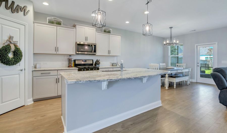 62 Dudley Ave, Bluffton, SC 29909 - 5 Beds, 3 Bath