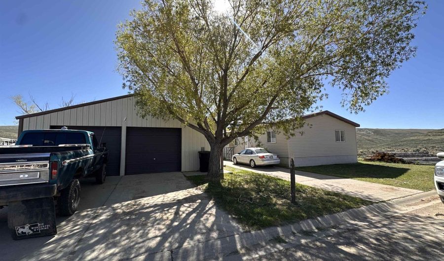 74 E Hillcrest, Diamondville, WY 83116 - 3 Beds, 2 Bath
