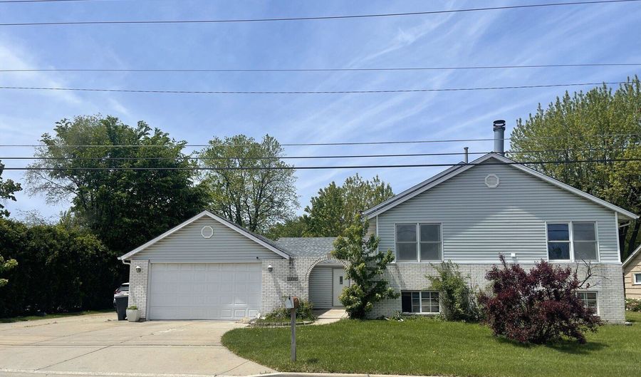 3400 N Buffalo Grove Rd, Arlington Heights, IL 60004 - 5 Beds, 4 Bath