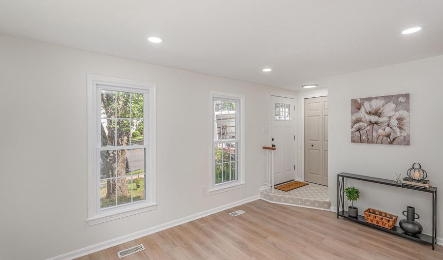 7471 TOWCHESTER Ct, Alexandria, VA 22315 - 4 Beds, 4 Bath