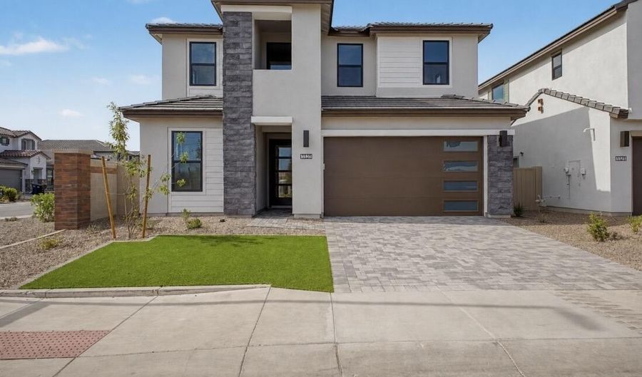 1131 E YELLOWSTONE Pl, Chandler, AZ 85249 - 5 Beds, 4 Bath