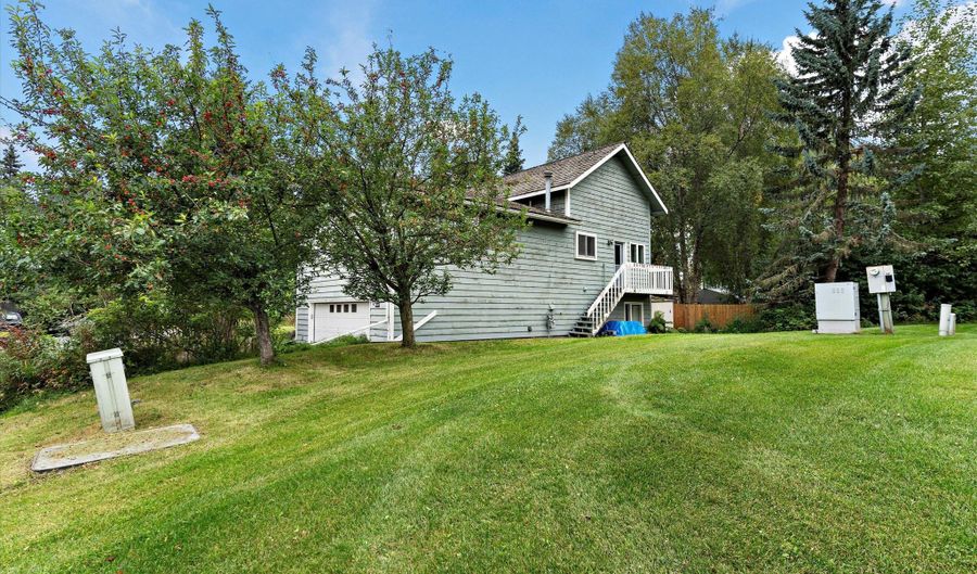 8000 Summerset Dr, Anchorage, AK 99518 - 4 Beds, 3 Bath
