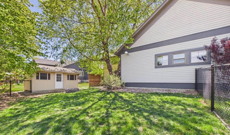 1600 S Parkview Blvd, Brandon, SD 57005 - 4 Beds, 4 Bath