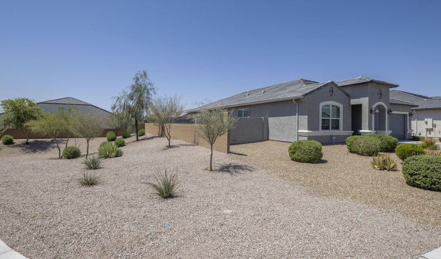 1071 W Castle Ct, Casa Grande, AZ 85122 - 4 Beds, 2 Bath