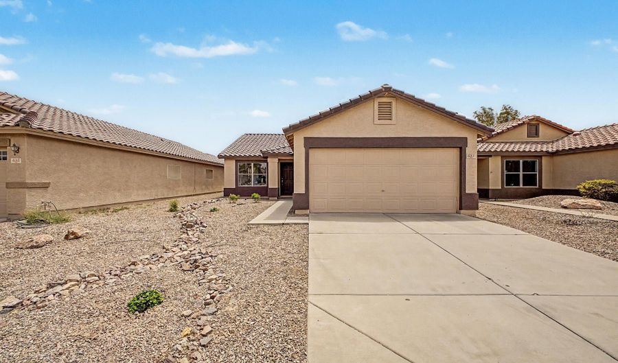 637 W KINGMAN Loop, Casa Grande, AZ 85122 - 3 Beds, 2 Bath