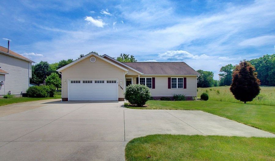 1364 Killian Rd, Akron, OH 44312 - 3 Beds, 2 Bath