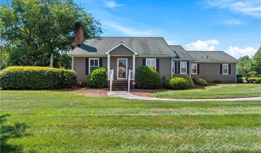 137 Hidden Creek Dr, Advance, NC 27006 - 3 Beds, 2 Bath