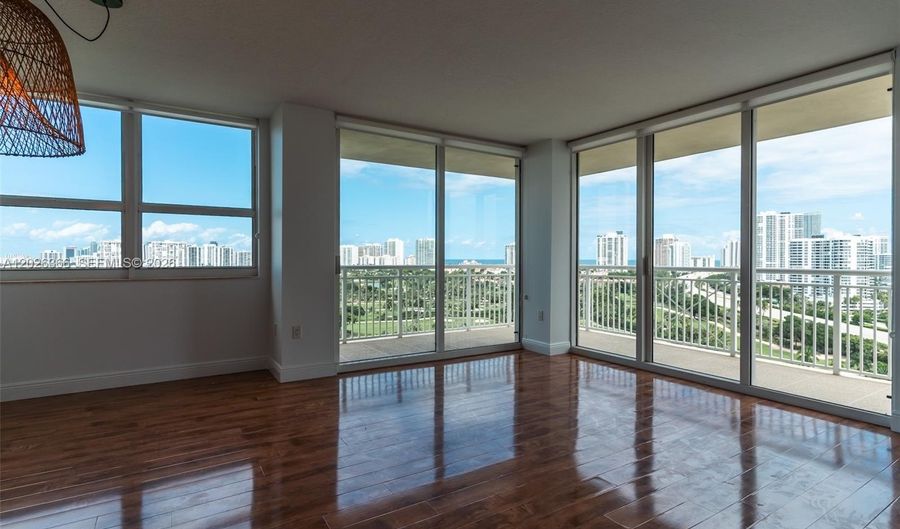 19501 W Country Club Dr 1603, Aventura, FL 33180 - 3 Beds, 2 Bath