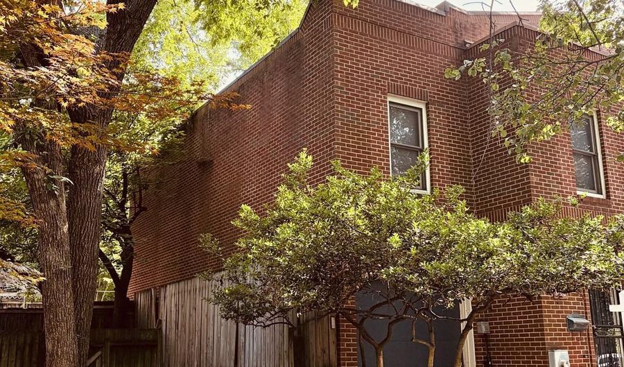 915 C St SE, Washington, DC 20003 - 2 Beds, 3 Bath