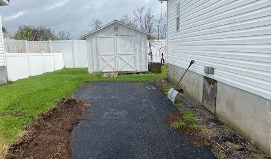 13578 Holly Lane Ln, Alden, NY 14004 - 4 Beds, 2 Bath