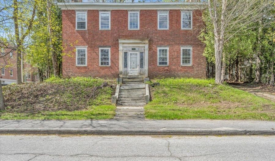 152 Church St, Belfast, ME 04915 - 4 Beds, 2 Bath