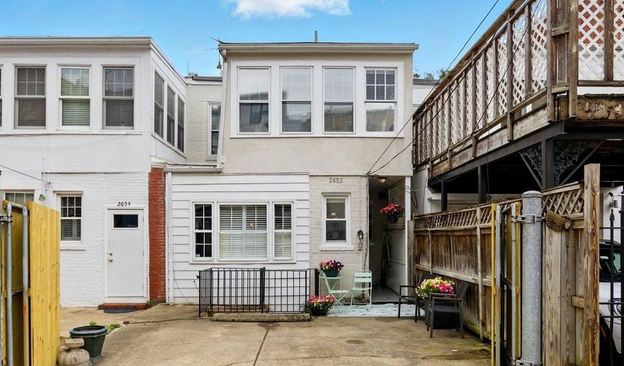 2652 WOODLEY Pl NW, Washington, DC 20008 - 4 Beds, 4 Bath