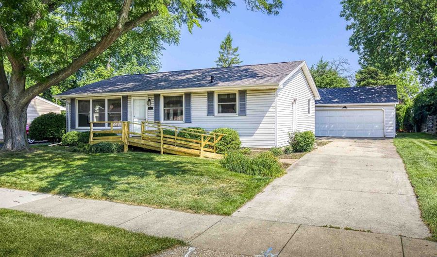 1500 E COOLIDGE Ave, Appleton, WI 54915 - 3 Beds, 1 Bath