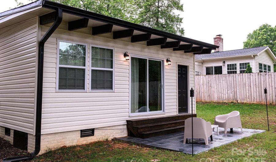 2230 Markham Ct, Charlotte, NC 28205 - 3 Beds, 2 Bath