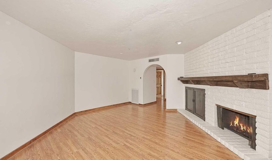 29234 N 53rd St, Cave Creek, AZ 85331 - 3 Beds, 2 Bath