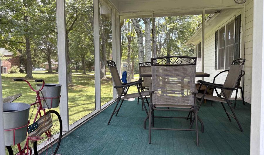 1104 8th St NW, Arab, AL 35016 - 3 Beds, 2 Bath