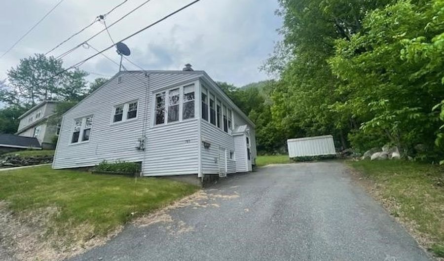 703 6Th Ave, Berlin, NH 03570 - 2 Beds, 1 Bath
