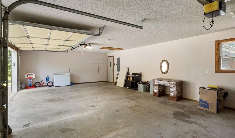 1 Constance Cir, Bella Vista, AR 72714 - 3 Beds, 2 Bath