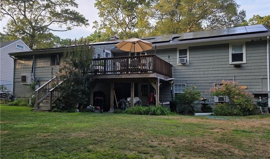 77 Fairfield Dr, North Kingstown, RI 02852 - 4 Beds, 2 Bath