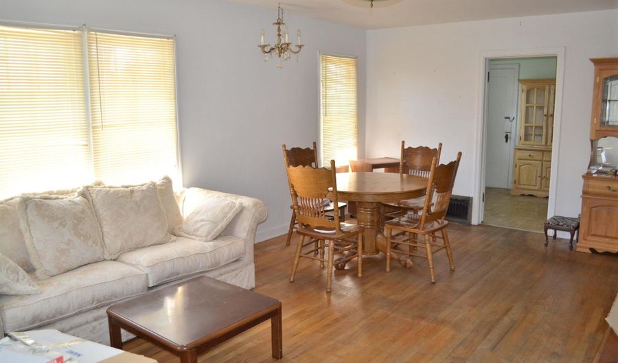 3202 REED Ave, Cheyenne, WY 82001 - 3 Beds, 2 Bath