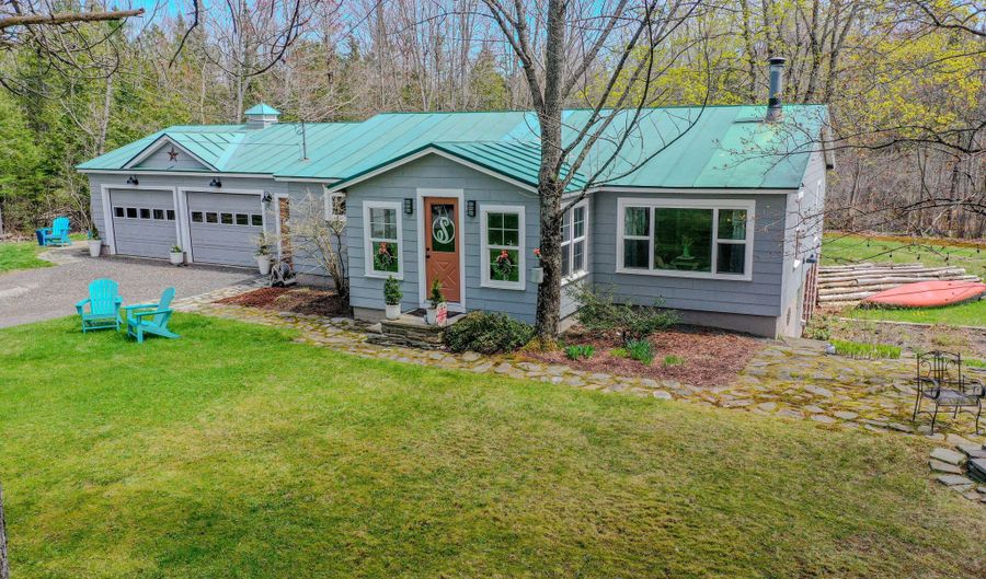 235 Swan Lake Ave, Belfast, ME 04915 - 2 Beds, 1 Bath