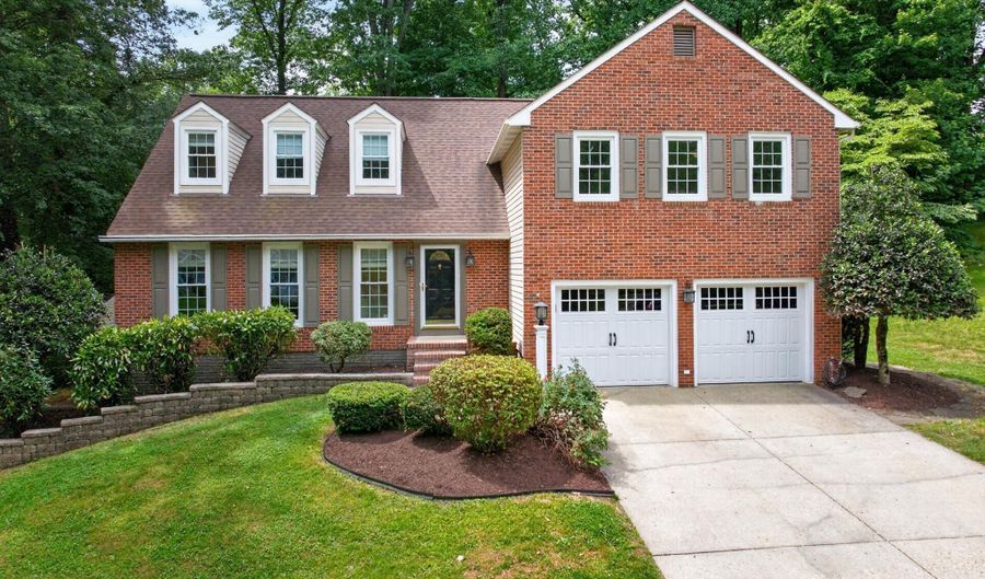 1208 FINNEANS Run, Arnold, MD 21012 - 5 Beds, 4 Bath