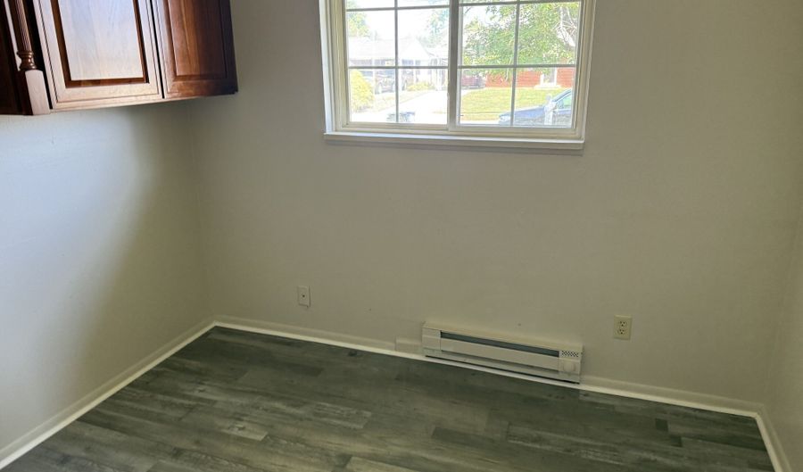 205 Edwards Ave, Beech Grove, IN 46107 - 3 Beds, 1 Bath