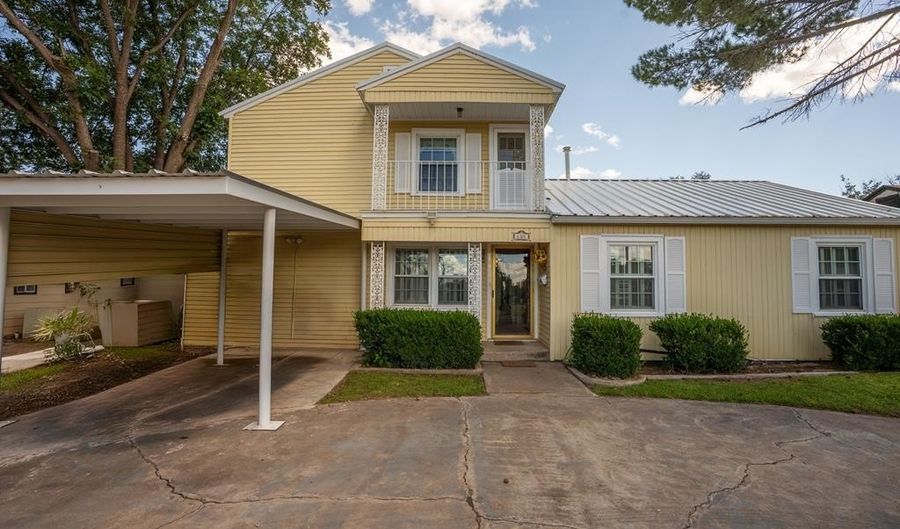 608 E Sul Ross, Alpine, TX 79830 - 5 Beds, 3 Bath