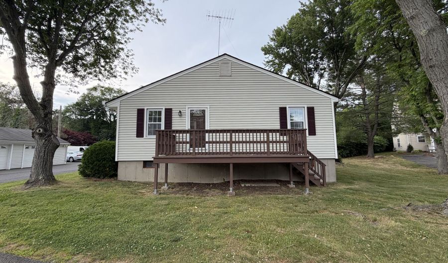 56 Janet Cir 7, Bridgeport, CT 06606 - 2 Beds, 2 Bath