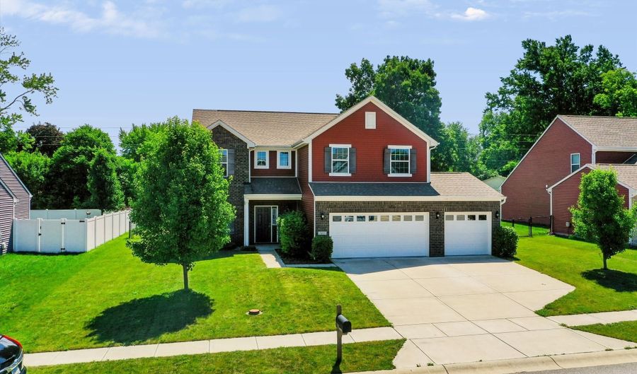 7435 Beal Cir, Indianapolis, IN 46217 - 3 Beds, 3 Bath