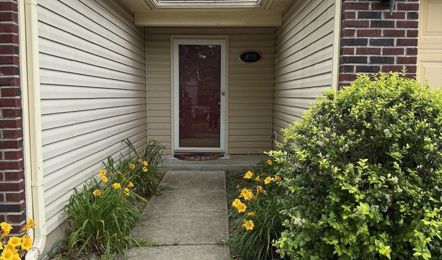 8113 Maple Stream Ln, Indianapolis, IN 46217 - 3 Beds, 2 Bath