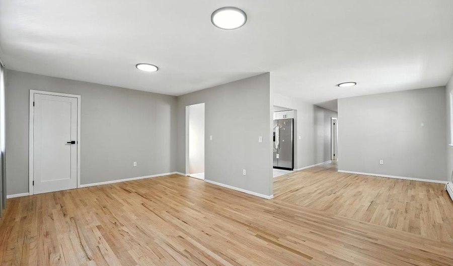 16 OAK St, Bayonne, NJ 07002 - 7 Beds, 3 Bath