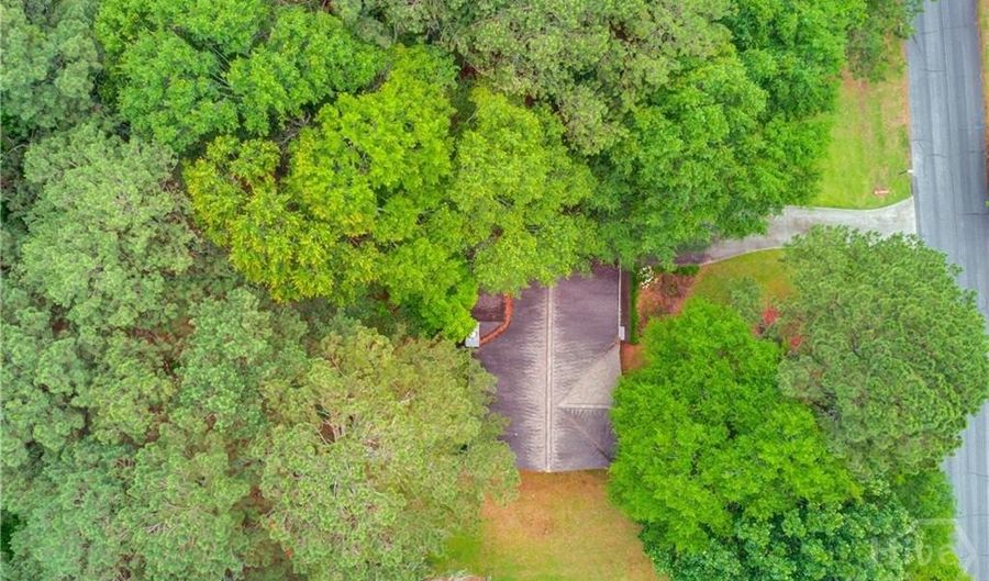 2088 Blackberry Ln, Auburn, GA 30011 - 3 Beds, 2 Bath