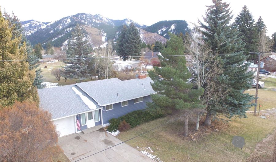 251 ADAMS St, Afton, WY 83110 - 3 Beds, 3 Bath