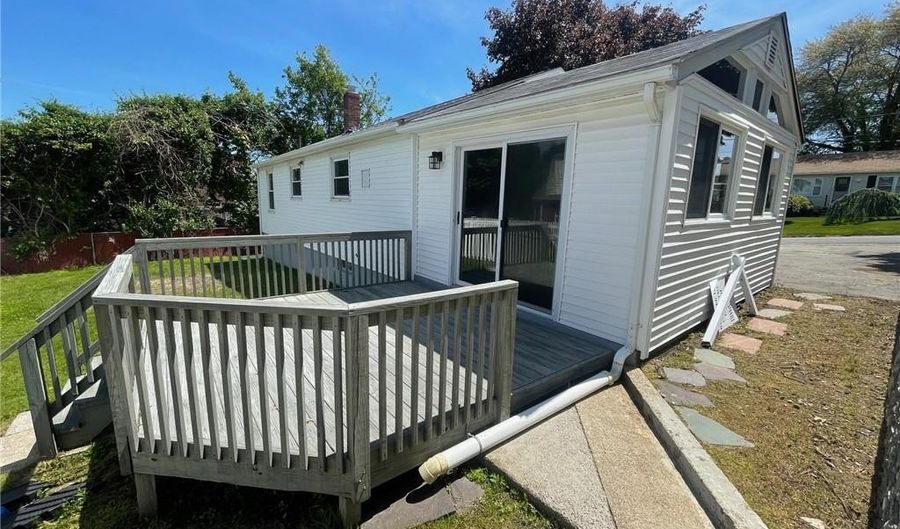 29 TACOMA St, Cranston, RI 02920 - 2 Beds, 1 Bath
