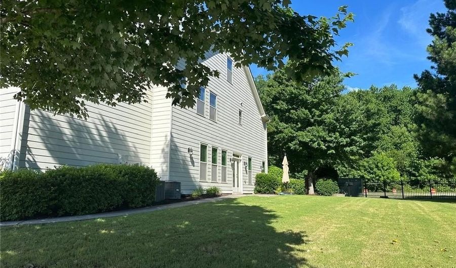 7420 Flintlock Way, Alpharetta, GA 30005 - 4 Beds, 4 Bath