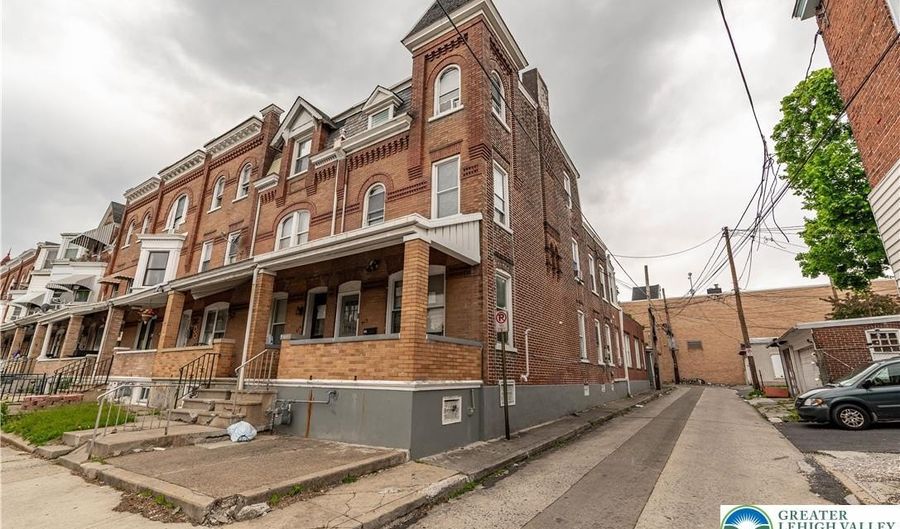 613 W Tilghman St, Allentown, PA 18102 - 6 Beds, 3 Bath