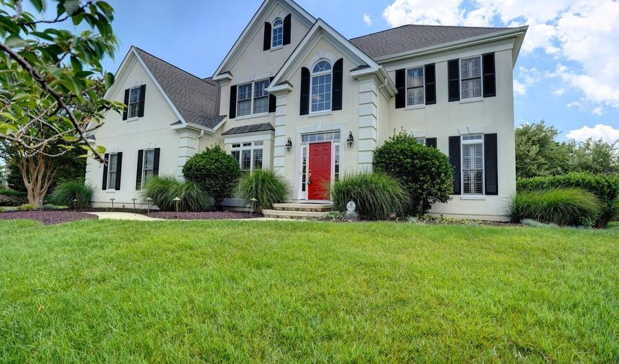 35728 BLACK MARLIN Dr, Lewes, DE 19958 - 5 Beds, 5 Bath