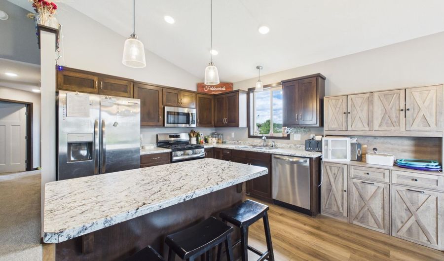 114 Collina Cir, Avon, MN 56310 - 5 Beds, 2 Bath