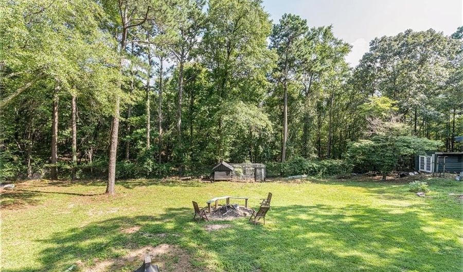 407 Johnstonville Rd, Barnesville, GA 30204 - 3 Beds, 2 Bath