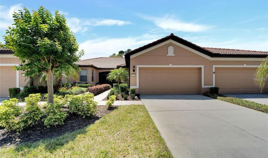 428 SENECA FALLS Dr, Apollo Beach, FL 33572 - 2 Beds, 2 Bath