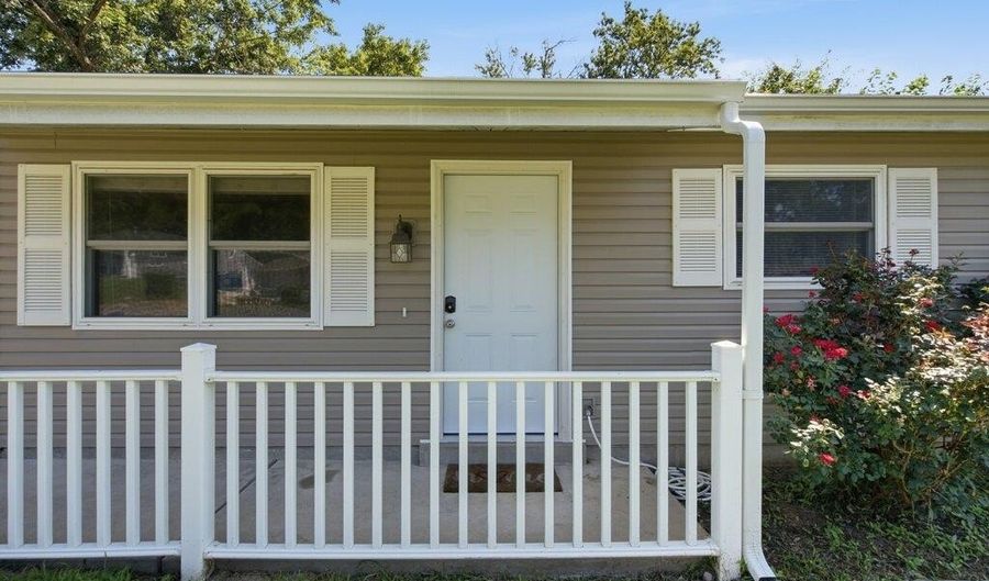 2248 Summit Dr, Arnold, MO 63010 - 3 Beds, 2 Bath