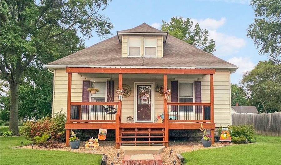 111 W Clara Ave, Alma, MO 64001 - 3 Beds, 2 Bath