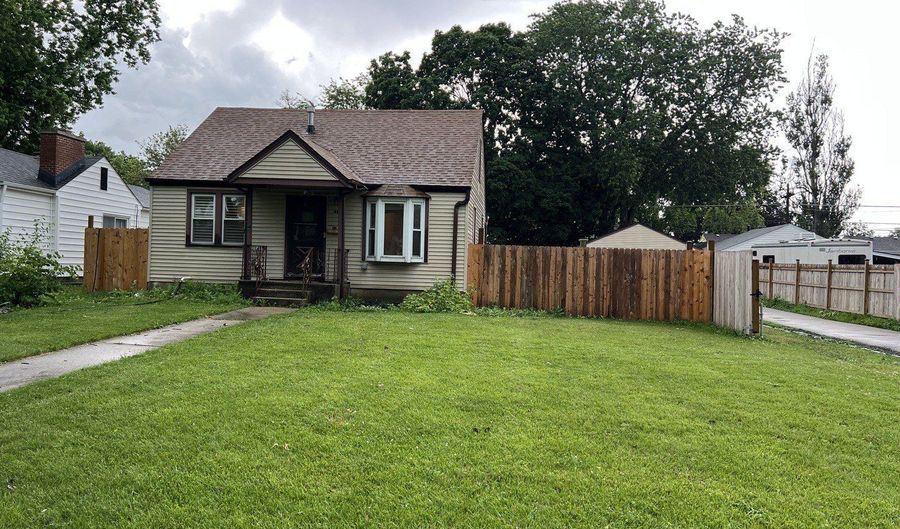 17 N Iowa Ave, Addison, IL 60101 - 2 Beds, 3 Bath